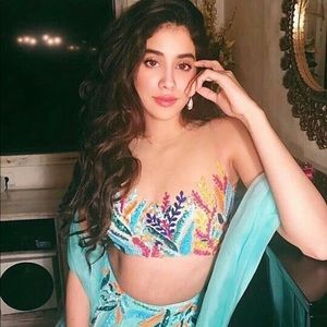 Meet your Posher, Azy